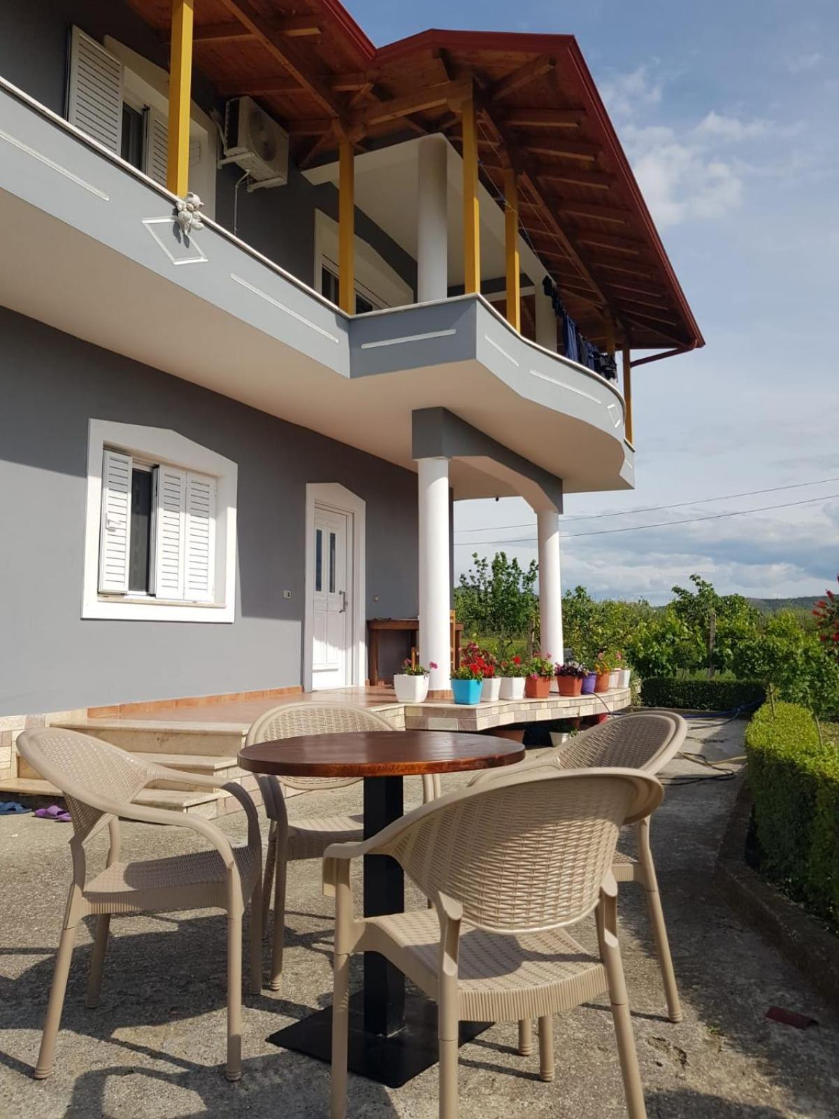 Rent Rooms Sakolli Берат Екстериор снимка